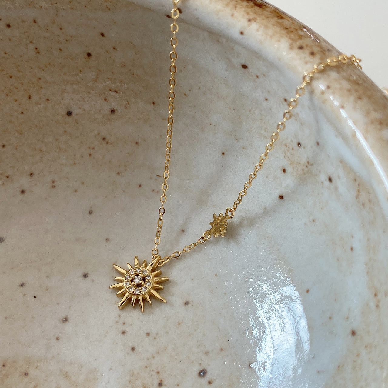 Minimalist 18K Gold-Plated Sterling Silver Geometric Zircon Necklace – Korean-Inspired Elegance - Brillare Bijou