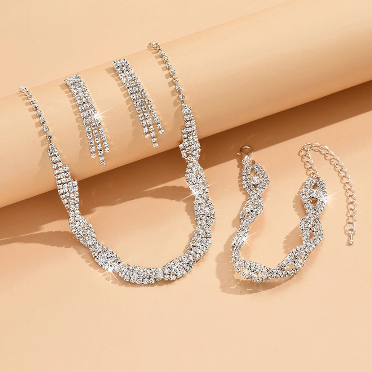 4-piece fashionable women's jewelry set with claw chains, rhinestones, necklaces, earrings, bracelets, gorgeous jewelry accessor - Brillare Bijou