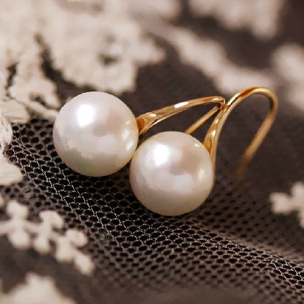 Modern Pearl Glow Earrings – 18K Gold-Plated Studs for Everyday Elegance - Brillare Bijou