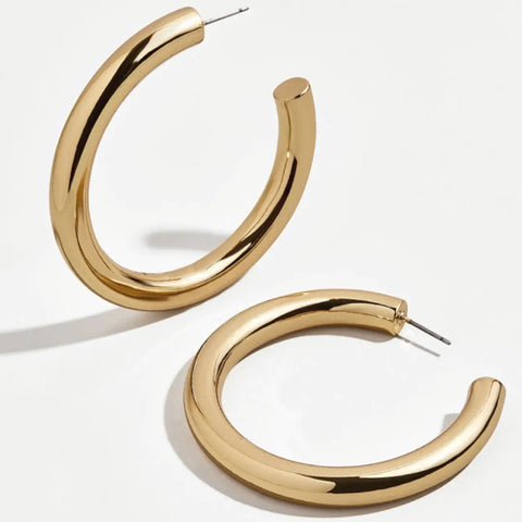 Scarlett Gold Hoop Earrings – Lightweight Medium Hoops with Bold Shine